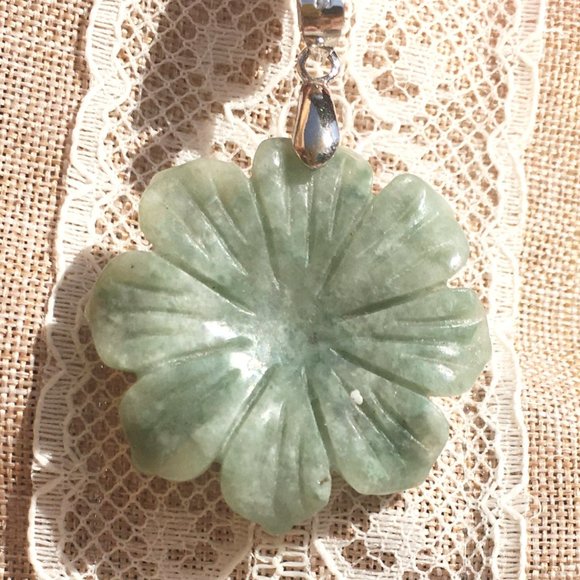 Genuine Burmese Jadeite Flower Pendant Jumbo Type A Untreated - Picture 9 of 16